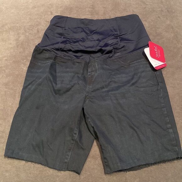 Isabel Black Maternity Shorts with Crossover Panel Size 12 NWT - Picture 1 of 7